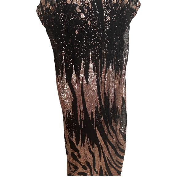 Gold  and Black Sequins Front Dress - Picture 4 of 5